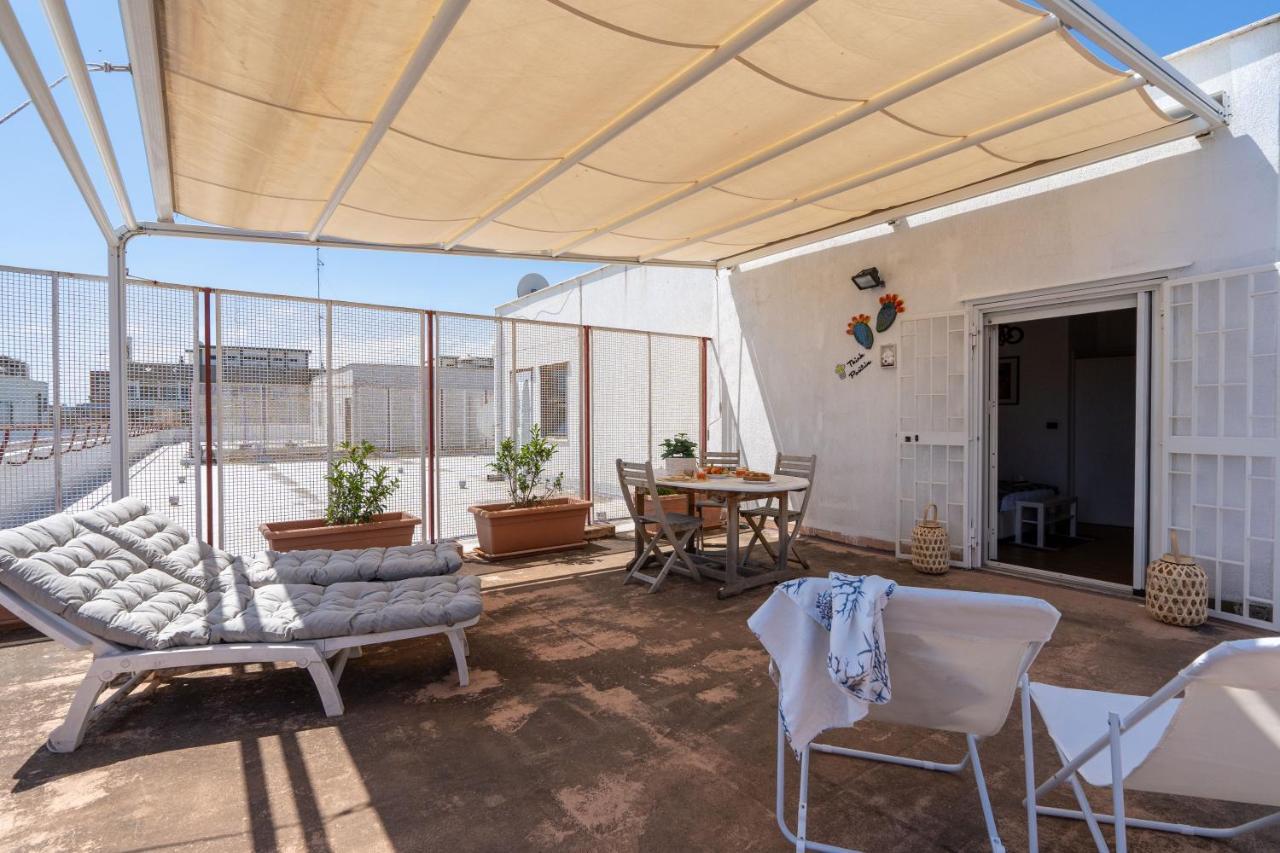 Bright Studio With Terrace & Parking Bari Exterior foto